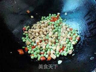 青豆鸡丁的做法步骤:7