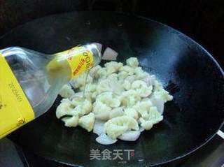 清爽的保健小菜——洋葱炒花菜的做法步骤：7