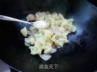 清爽的保健小菜——洋葱炒花菜的做法步骤：8
