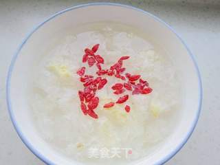 银耳木瓜盅的做法步骤:2