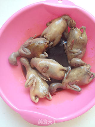 炸鹌鹑的做法步骤:3