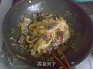 家常鲍汁炒牛河的做法步骤:10