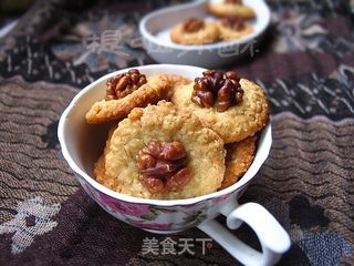 合家团圆幸福小酥饼——核桃燕麦饼干的做法步骤：8