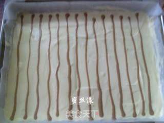 千叶纹戚风蛋糕的做法步骤:12