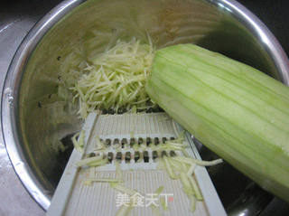 西葫芦猪肉饺子的做法步骤:3