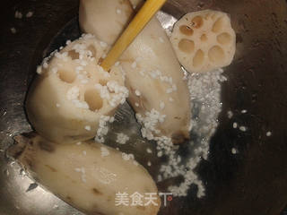 蜜汁糯米藕的做法步骤:3