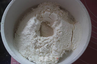 超详细步骤教你做出可媲美必胜客的芝心披萨的做法步骤:3