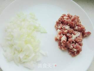 辣皮子滚肉菠菜面的做法步骤：4