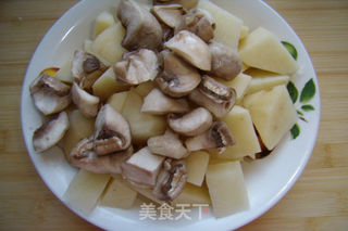咖喱土豆盖浇饭的做法步骤:2