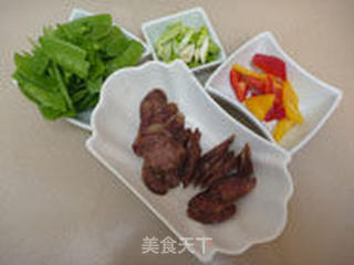 荷兰豆炒香肠的做法步骤:3