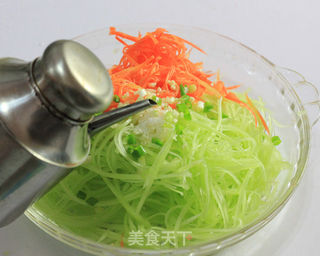 节后清肠营养小菜---醋拌青笋萝卜丝的做法步骤:8