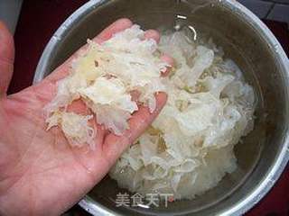 莲子山药银耳羹的做法步骤:4