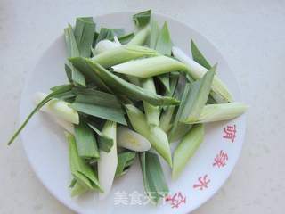 干煸肥肠的做法步骤:2