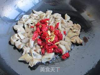 干煸肥肠的做法步骤:4