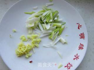 孜然香煎带鱼的做法步骤:2