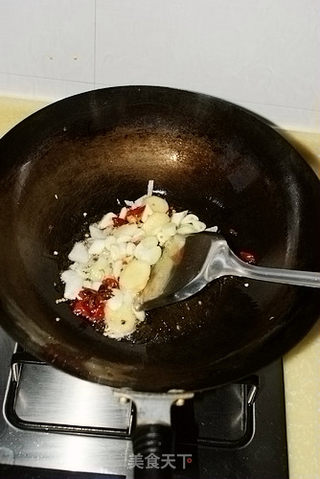 酱焖海鲶鱼的做法步骤:4