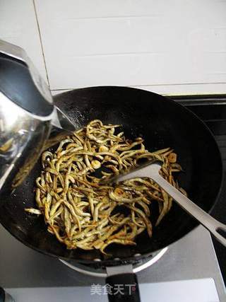 香煸小鱼干---米饭杀手的做法步骤:15