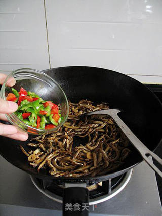 香煸小鱼干---米饭杀手的做法步骤:16