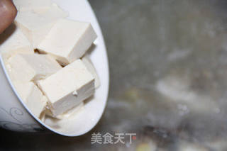 香浓奶白鲫鱼汤的做法步骤:2