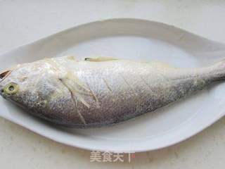 干煎黄花鱼的做法步骤:3