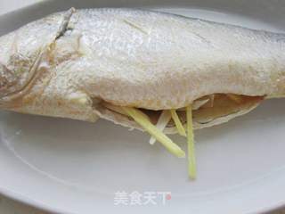 干煎黄花鱼的做法步骤:4