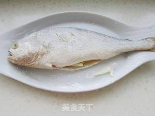 干煎黄花鱼的做法步骤:6