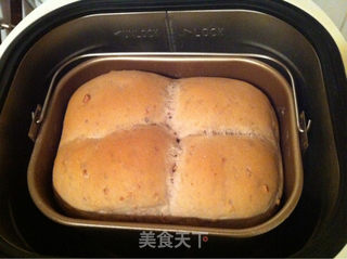 花生核桃仁面包--面包机版的做法步骤:8