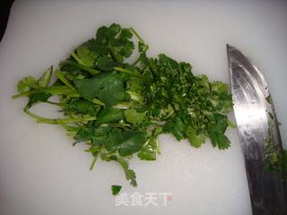 蟹肉牛油果沙拉配柠檬草西班牙凉菜汤的做法步骤：12