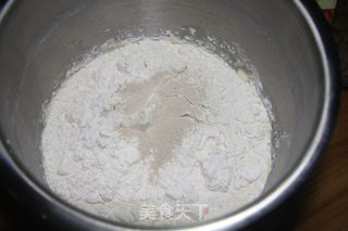 肠仔包的做法步骤：2