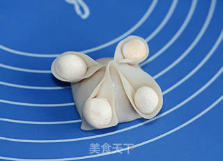 灌汤明珠蒸饺的做法步骤:6