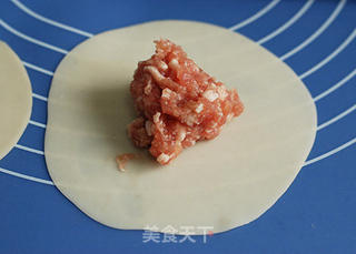 灌汤明珠蒸饺的做法步骤:4