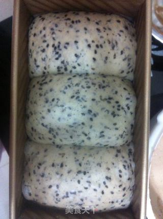 喷喷香的黑芝麻吐司的做法步骤:6