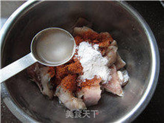 香辣鲈鱼的做法步骤:7