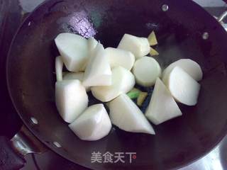 鱿鱼焖萝卜的做法步骤:7