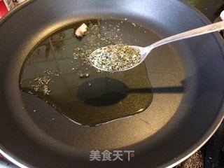 意式青酱海鲜面的做法步骤:8