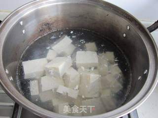 肥肠豆腐煲的做法步骤:3