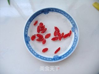 【小胖妞入园第一天】消积去腻的绝好凉菜——爽脆莴笋花的做法步骤：2