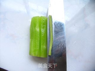 【小胖妞入园第一天】消积去腻的绝好凉菜——爽脆莴笋花的做法步骤:4