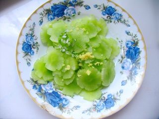 【小胖妞入园第一天】消积去腻的绝好凉菜——爽脆莴笋花的做法步骤:7