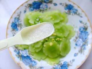 【小胖妞入园第一天】消积去腻的绝好凉菜——爽脆莴笋花的做法步骤:8