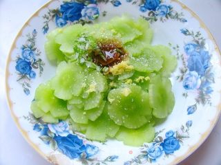 【小胖妞入园第一天】消积去腻的绝好凉菜——爽脆莴笋花的做法步骤:9