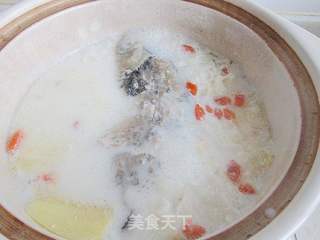 鲫鱼银耳汤的做法步骤:10