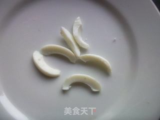 鹌鹑蛋小兔子的做法步骤:2