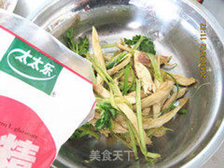 蒜苔凉拌手斯鸡肉的做法步骤：8