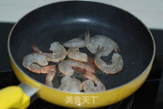 甜蜜凤尾虾的做法步骤:2