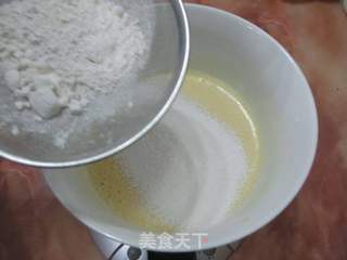 面包机也能烤出如海绵般柔软细腻的戚风蛋糕:原味戚风蛋糕的做法步骤:8