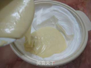 面包机也能烤出如海绵般柔软细腻的戚风蛋糕:原味戚风蛋糕的做法步骤:13