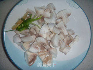 云南汽锅鸡的做法步骤:2