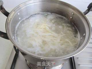 腊肠杂酱面的做法步骤:13