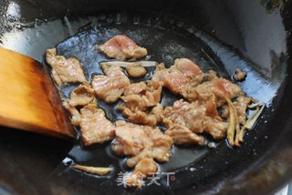 陕西独有的一种“九眼莲”——【莲菜炒肉片】的做法步骤:5